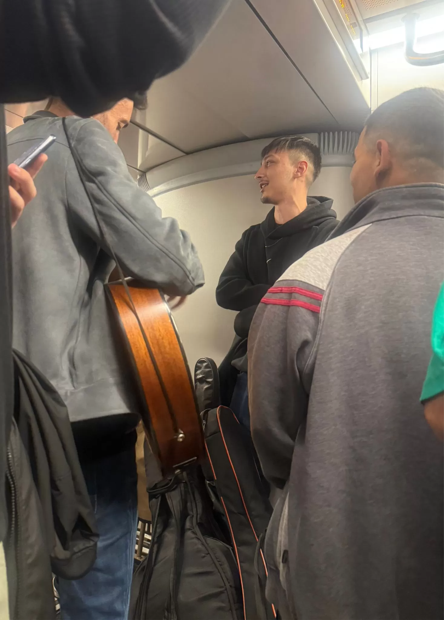 Manşet: ANADOLU YAKASI METRODA MÜZİK STRES AZALTIYOR.