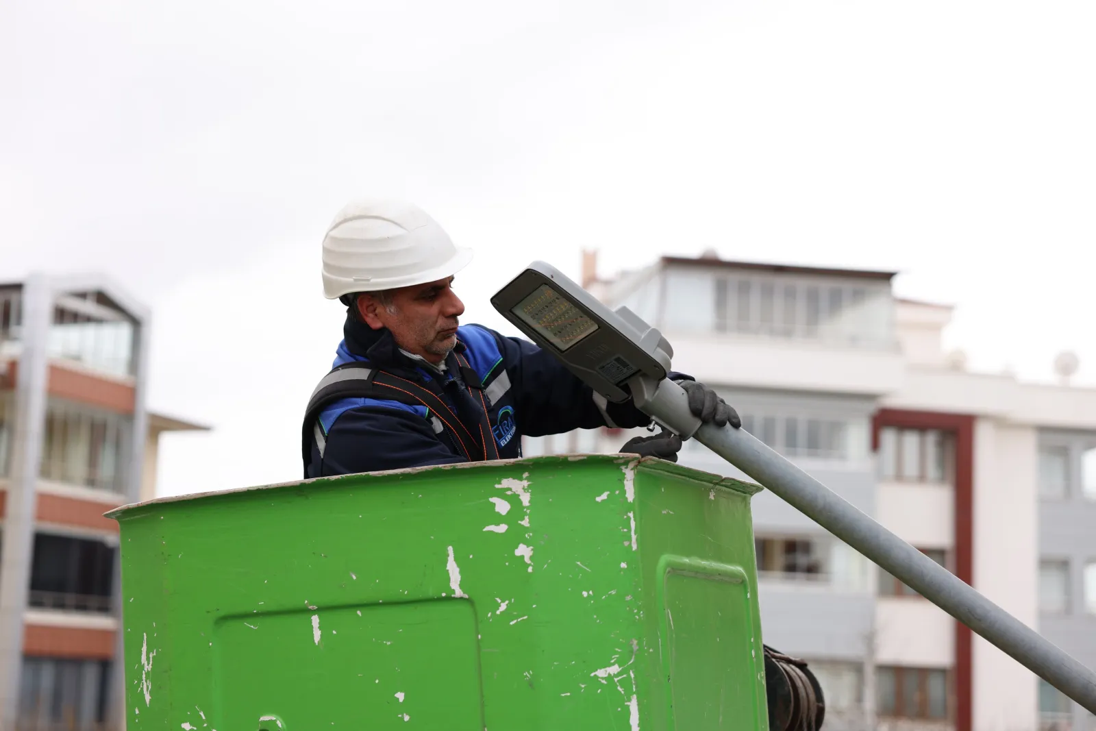 Manşet: FIRAT EDAŞ ELAZIĞ'DA SOKAK AYDINLATMALARINI LED TEKNOLOJİSİYLE YENİLİYOR