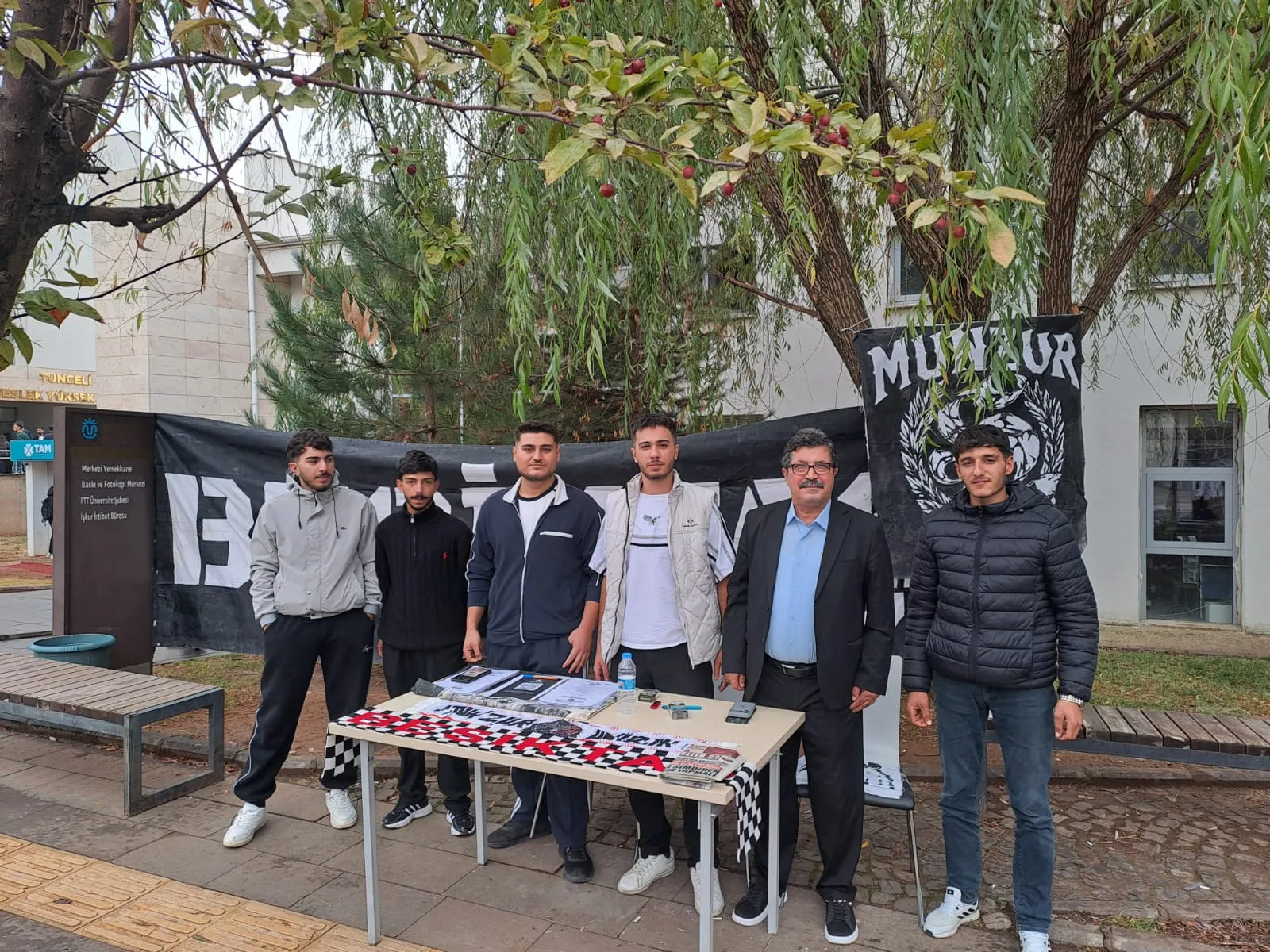 Manşet: MUNZUR ÜNİVERSİTESİ ÖĞRENCİLERİNDE FUTBOL AŞKI